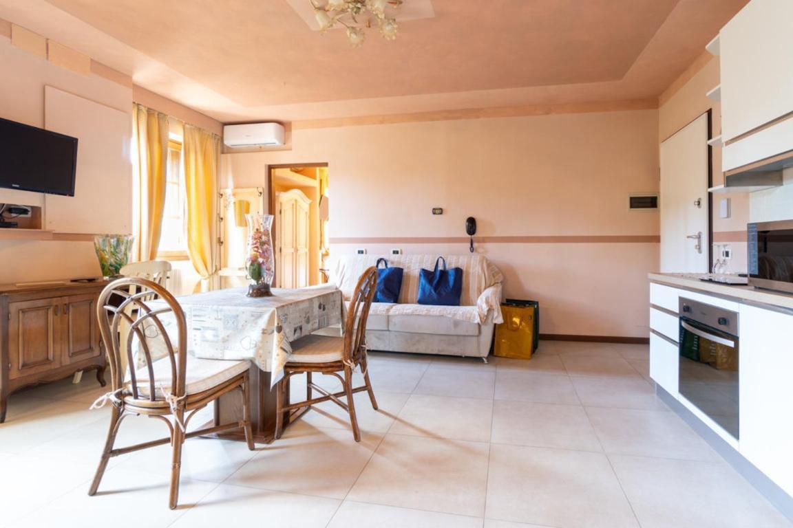Residence Villa Il Casale - Appartamenti Wellness E Piscina Riscaldata Tovo San Giacomo Exterior foto